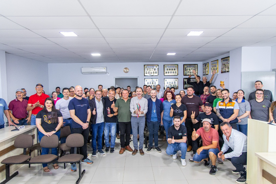 Vereadores participam de reunião com o secretário estadual Juvir Costela e reforçam união em prol do acesso asfáltico