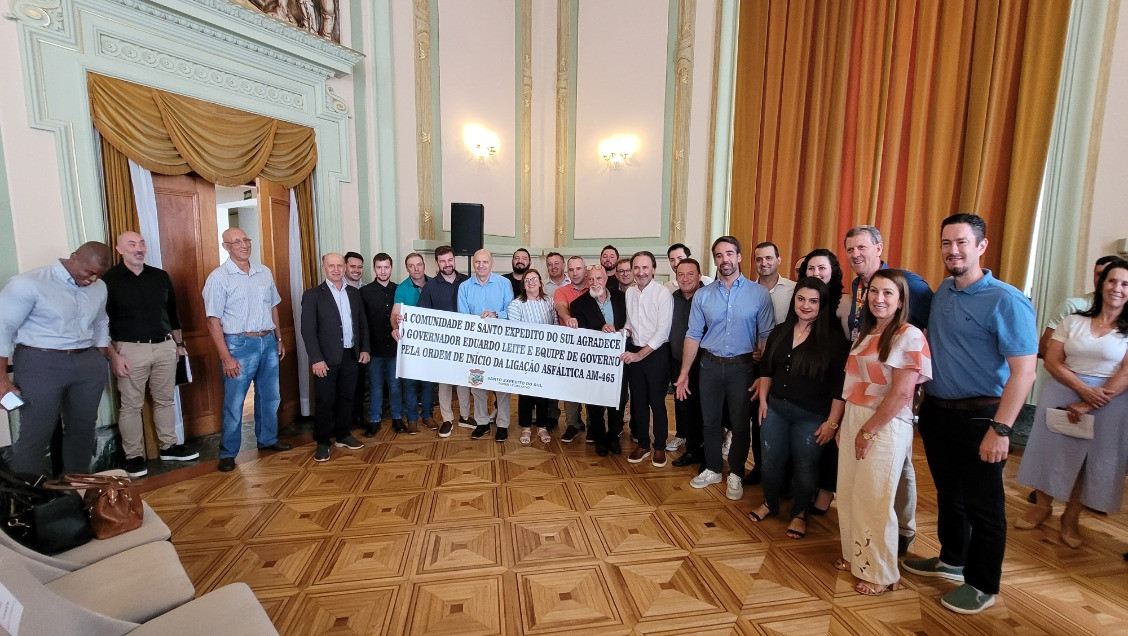 Vereadores participam de solenidade de assinatura do início das obras de acesso asfáltico à Santo Expedito do Sul e Tupanci do Sul