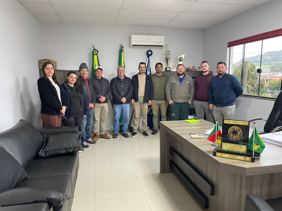 Vereadores participam de reunião para tratar de recursos destinados à saúde de Santo Expedito do Sul