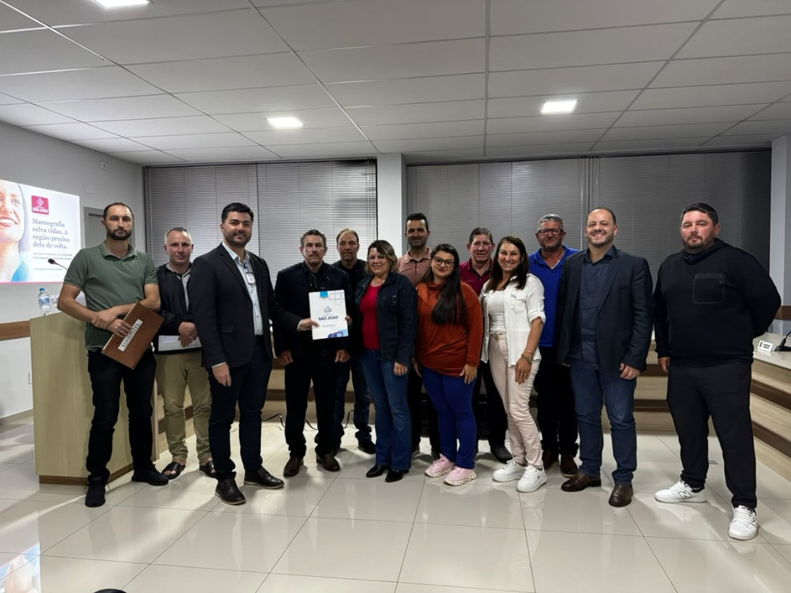 Legislativo Municipal recebe representantes do Hospital São João para apresentação de projeto de aquisição de mamógrafo